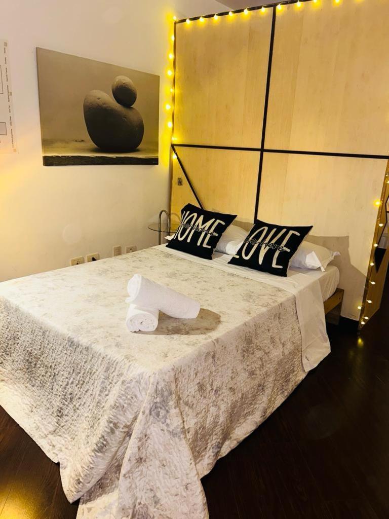 Easy Room Italy Prada Milão Exterior foto